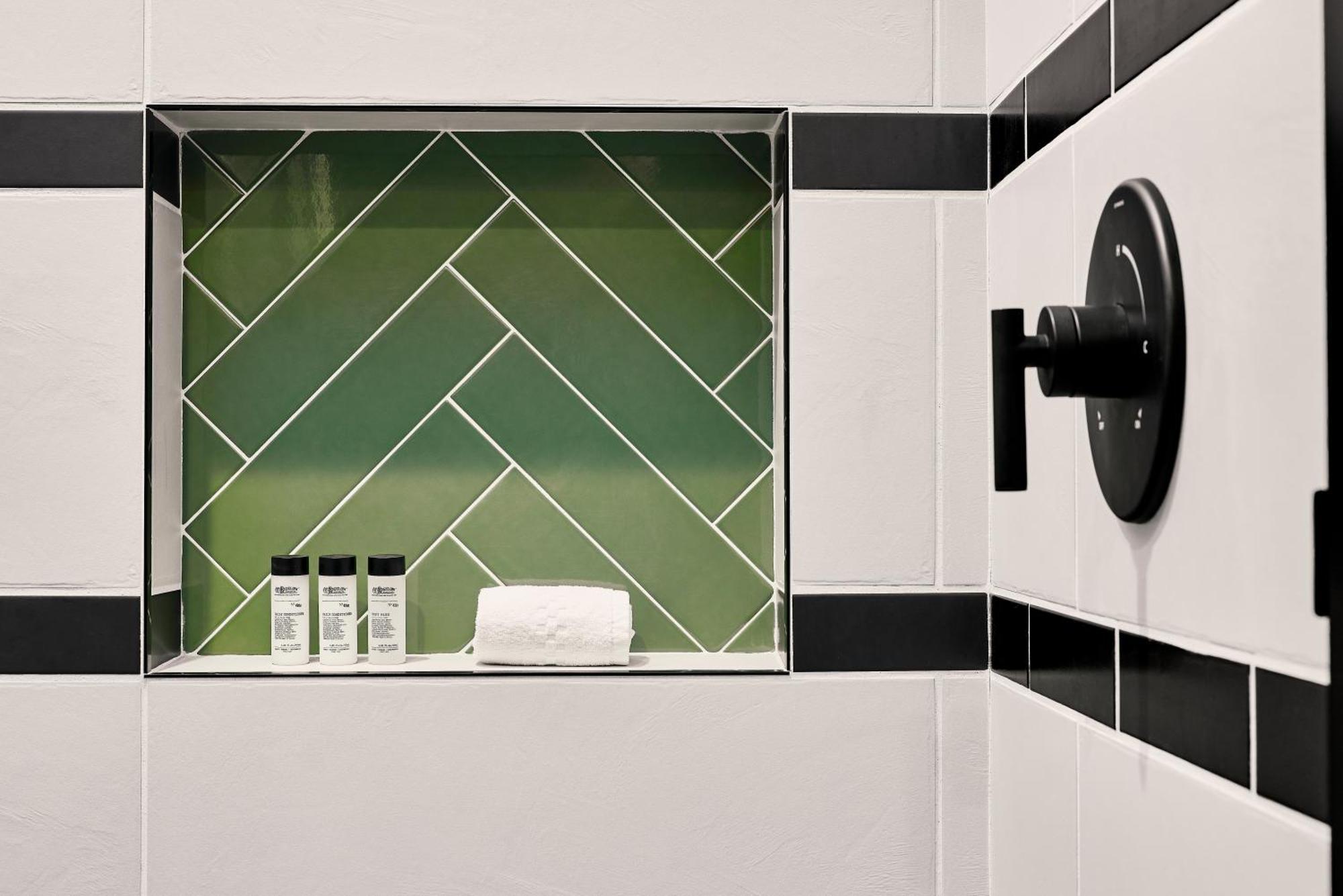 The Godfrey Detroit, Curio Collection By Hilton Hotel Eksteriør billede